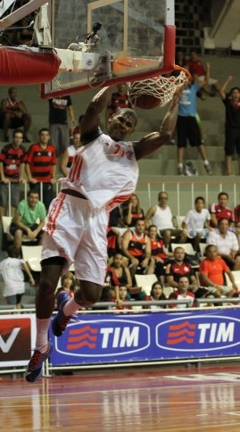 Fã das cravadas, Cristiano Felício quer título em estreia na Liga das Américas