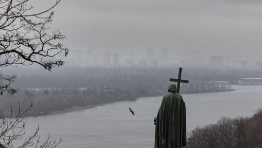 Rússia e Ucrânia se acusam de violar trégua de Natal ortodoxo e novos ataques são reportados