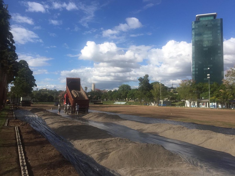 Grêmio inicia instalação de gramado sintético no CT do Cristal — Foto: Arquivo pessoal