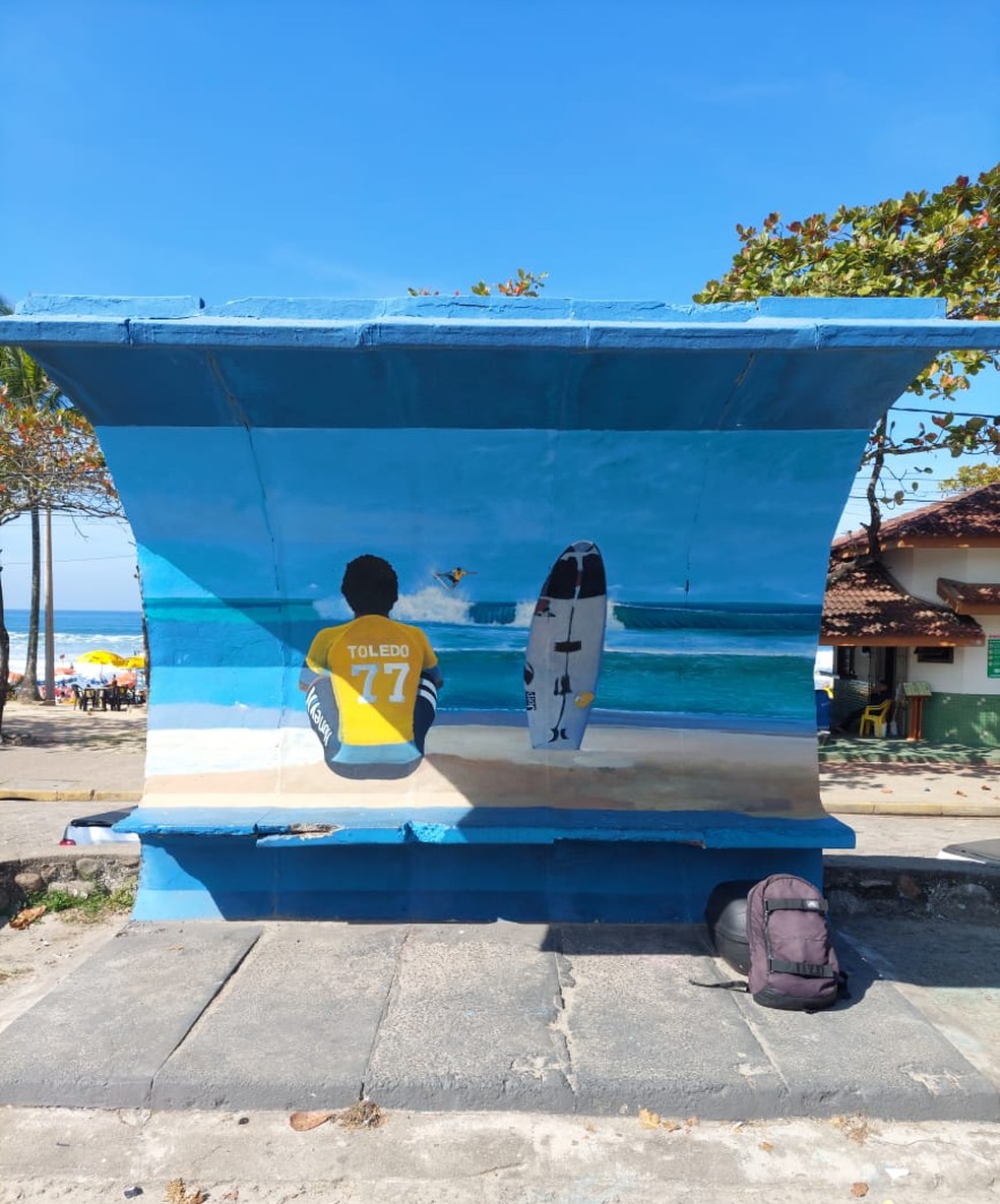 Artista de Ubatuba faz homenagem a Filipe Toledo com pintura em ponto
