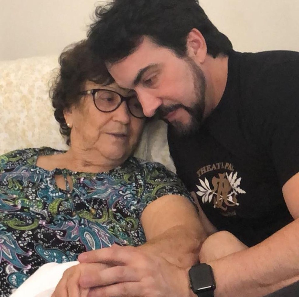 Dona Ana, mãe do Padre Fábio de Melo, morreu na manhã deste sábado, 27/3, por complicações da Covid-19 — Foto: Reprodução/Instagram