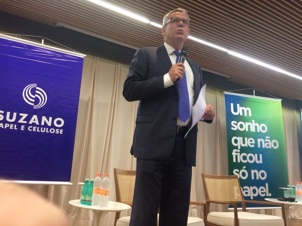 Walter Schalka, presidente da Suzano, fala a jornalistas em São Paulo (Foto: Darlan Alvarenga/G1)