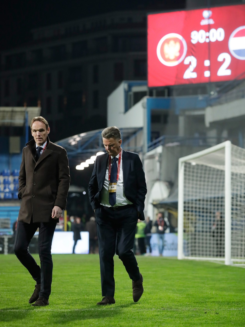Holanda cochila, cede empate a Montenegro e perde chance de ...