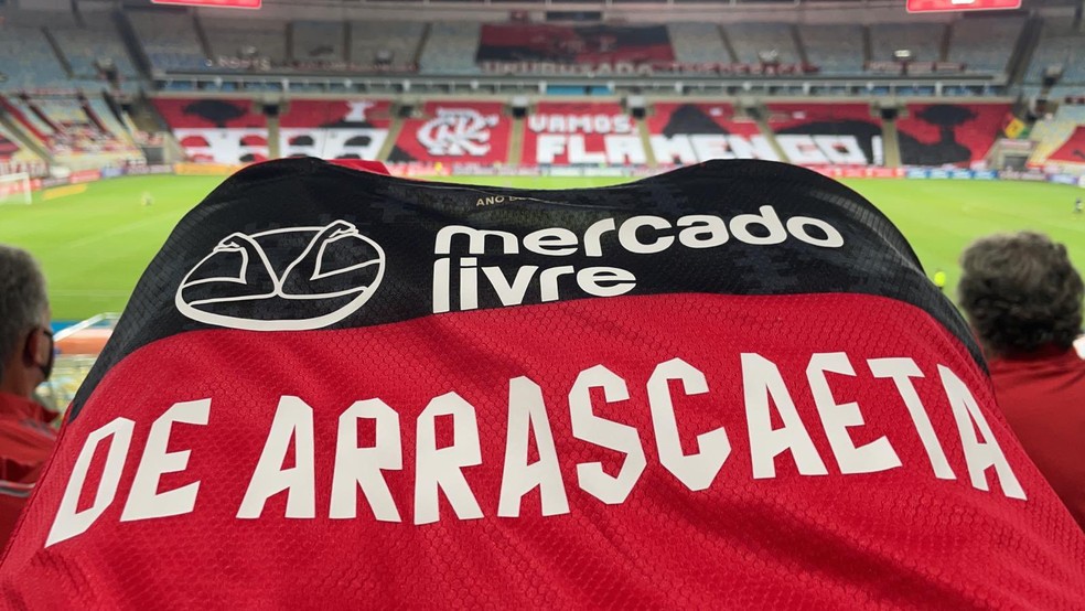 Flamengo estreia novo patrocinador no jogo com o Volta Redonda — Foto: Divulgação