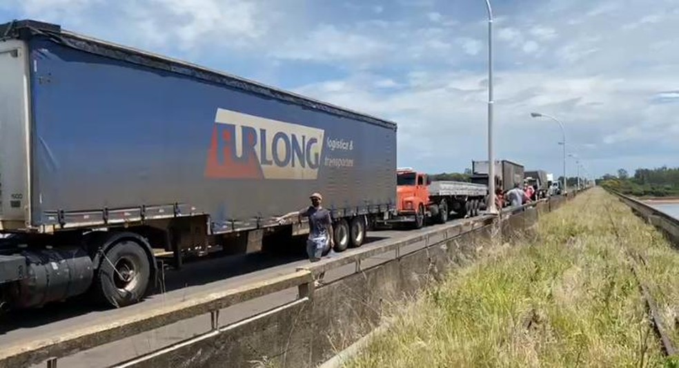 Depois De Protesto Adultos E Criancas Cruzam Fronteira De Uruguaiana Para Argentina Rio Grande Do Sul G1