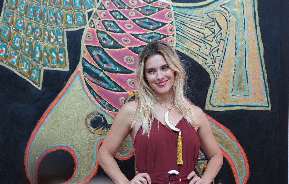 Carolina Dieckmann se divertiu no set de 'Treze Dias': 'Só de não precisar parar para retocar maquiagem... Que alívio!' (Foto: Isabella Pinheiro/Gshow)