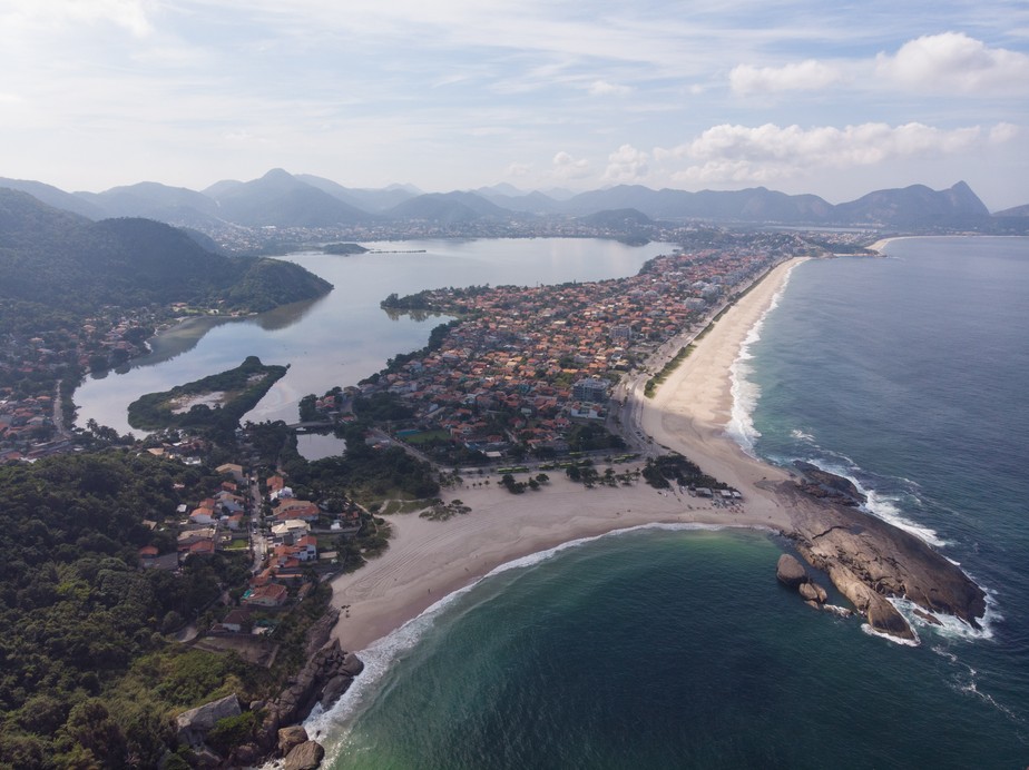 Lagoa e Mar de Piratininga: crescimento imobiliário da região causa impacto, com lançamento irregular de esgoto