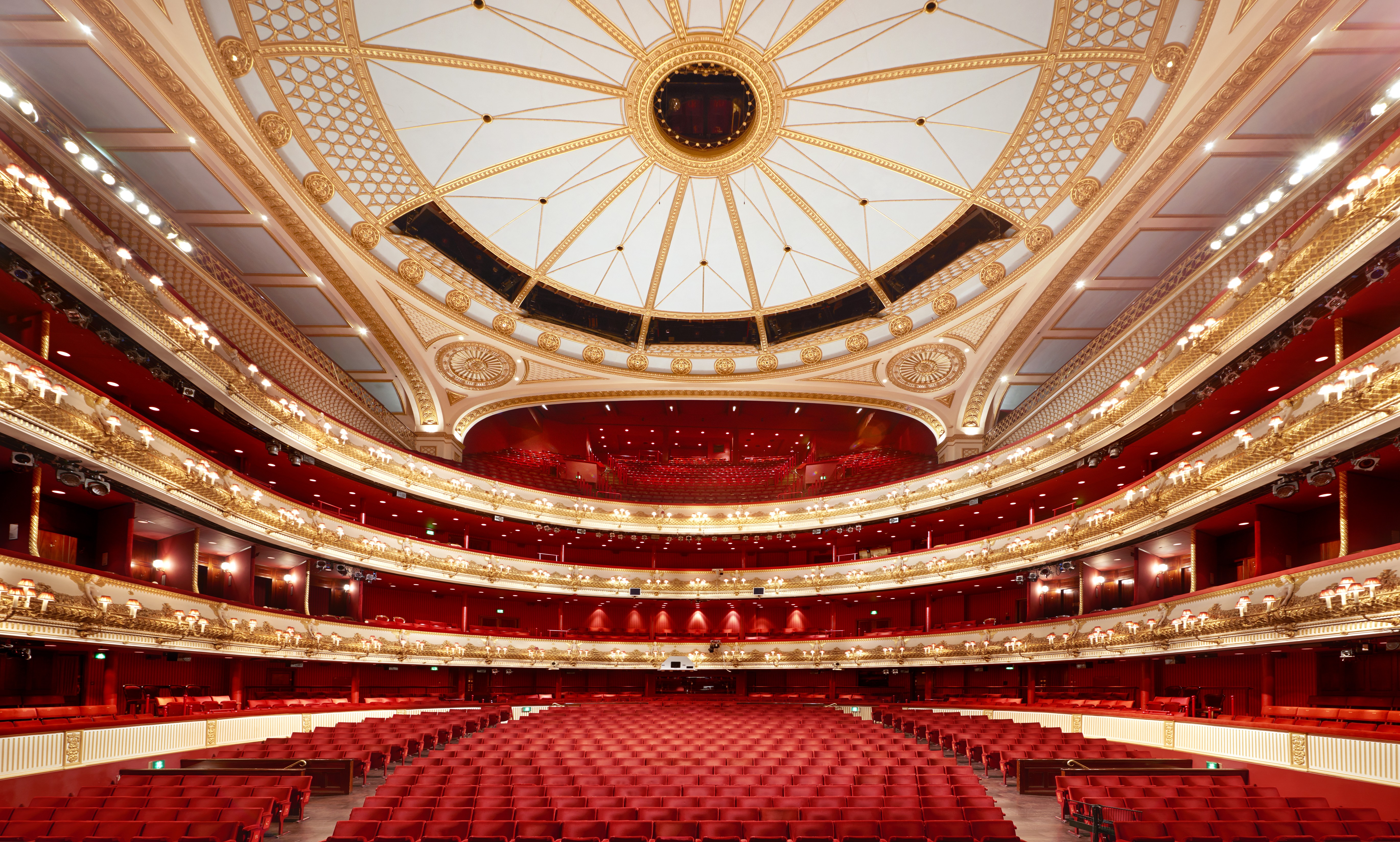 LONDON,ENGLAND - JANUARY 21: A view from the stage of the Auditorium of the Royal Opera House Covent Garden on January 21,2020 in London,England. (Photo Peter Dazeley/Getty Images) (Foto: Getty Images)
