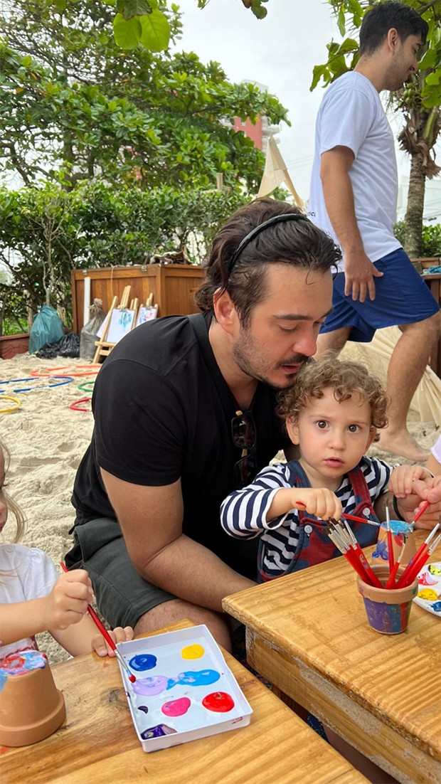 Marcos Veras registrou Dia das Crianças na casa de Tatá Werneck em seu Instagram (Foto: Reprodução / Instagram)