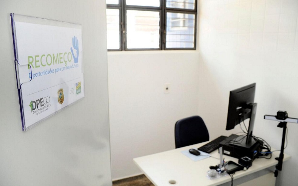 Sala do Projeto Recomeço é montada na  Delegacia de Polícia de Apuração de Atos Infracionais, em Goiânia, Goiás — Foto: Reprodução/Defensoria Pública de Goiás