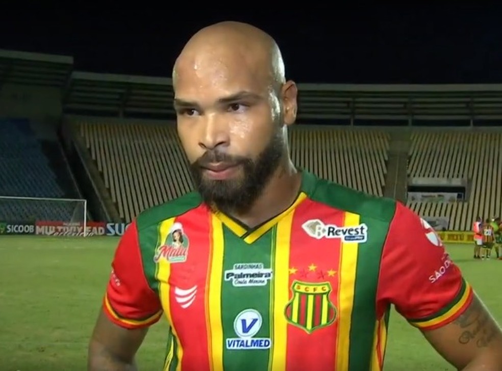 Zagueiro &eacute; denunciado por esquema em passagem pelo Sampaio Corr&ecirc;a-MA &mdash; Foto: Reprodu&ccedil;&atilde;o / ge.globo