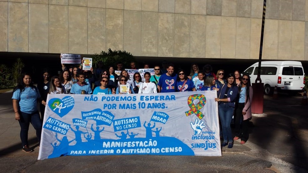 ManifestaÃ§Ã£o para inserir autismo no censo de 2020 â Foto: Viviane GuimarÃ£es/Arquivo pessoal