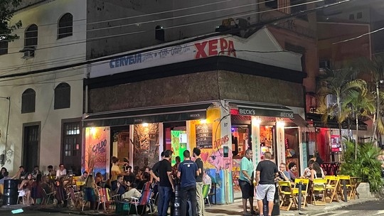 

Os superpuxadinhos de bares e restaurantes: moradores da Zona Sul contestam legislação que permite mesas em espaços públicos 