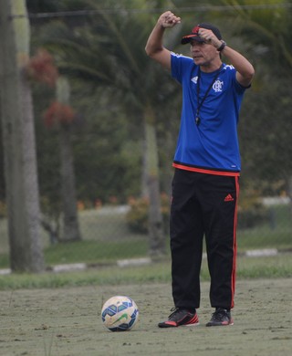 Zé Ricardo descarta favoritismo do Flamengo contra o Bahia na Copa SP