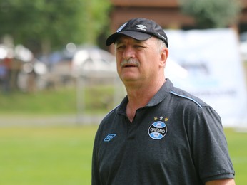 Maldição dos volantes: Grêmio perde opções para o setor e aposta na base