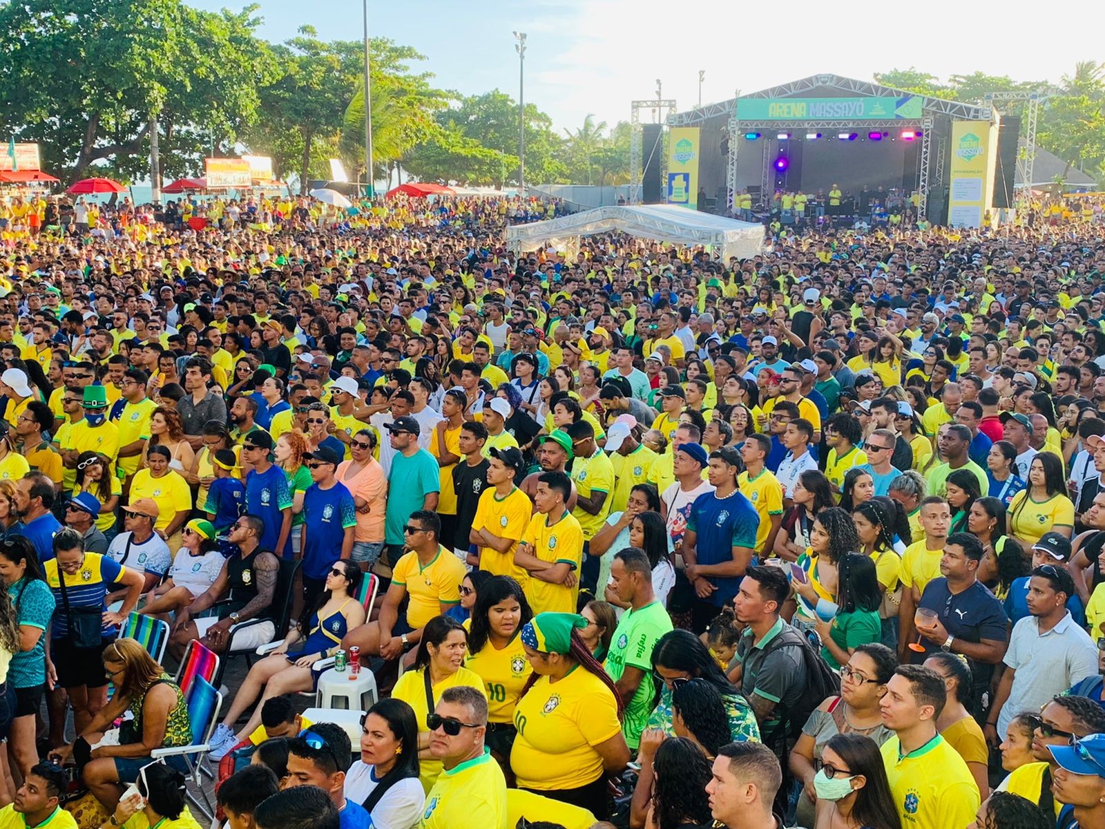 Maceió se pinta de verde e amarelo para a estreia do Brasil na Copa do Mundo