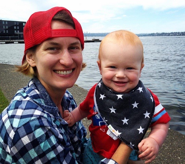 Lora Liegel e o filho Fynn (Foto: Reprodução/Instagram)