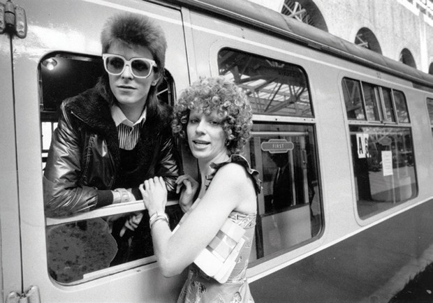 Bowie e a então mulher Angela, em 1973 (Foto: Divulgação)