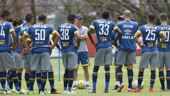Em duas competições,Cruzeiro não pode focar na reta final da Copa do Brasil