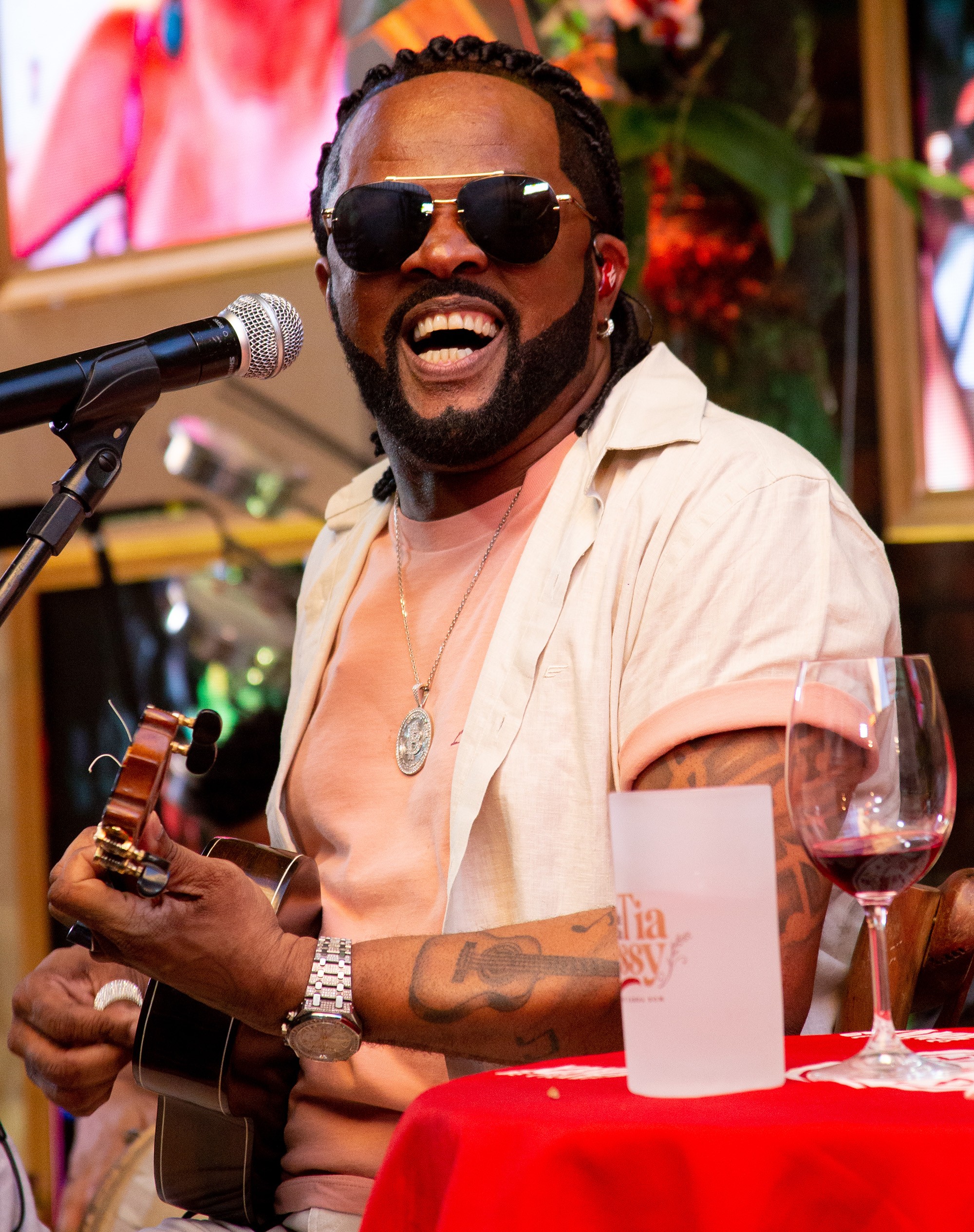 Xande de Pilares lança o samba 'Sonhei' como single e faixa-bônus do álbum 'Pagode da Tia Gessy'