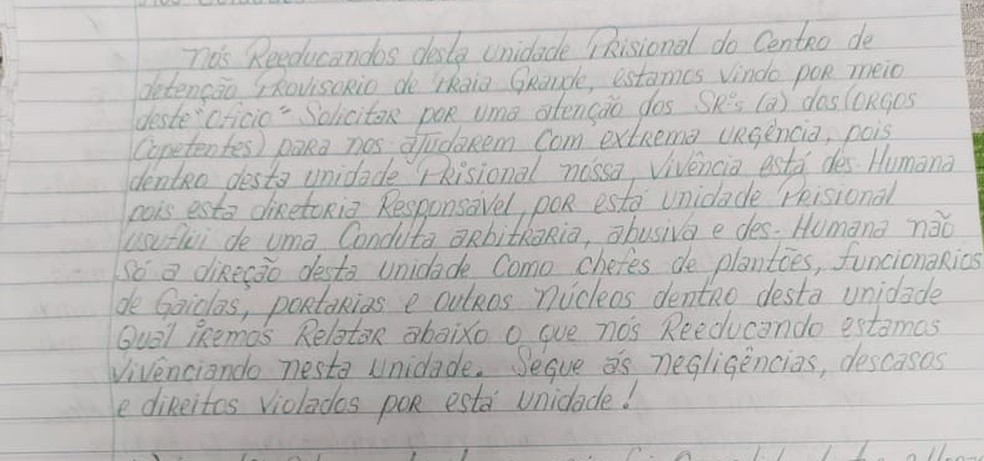 Detentos se reuniram para escrever manuscrito denunciando condições no CDP — Foto: Arquivo Pessoal