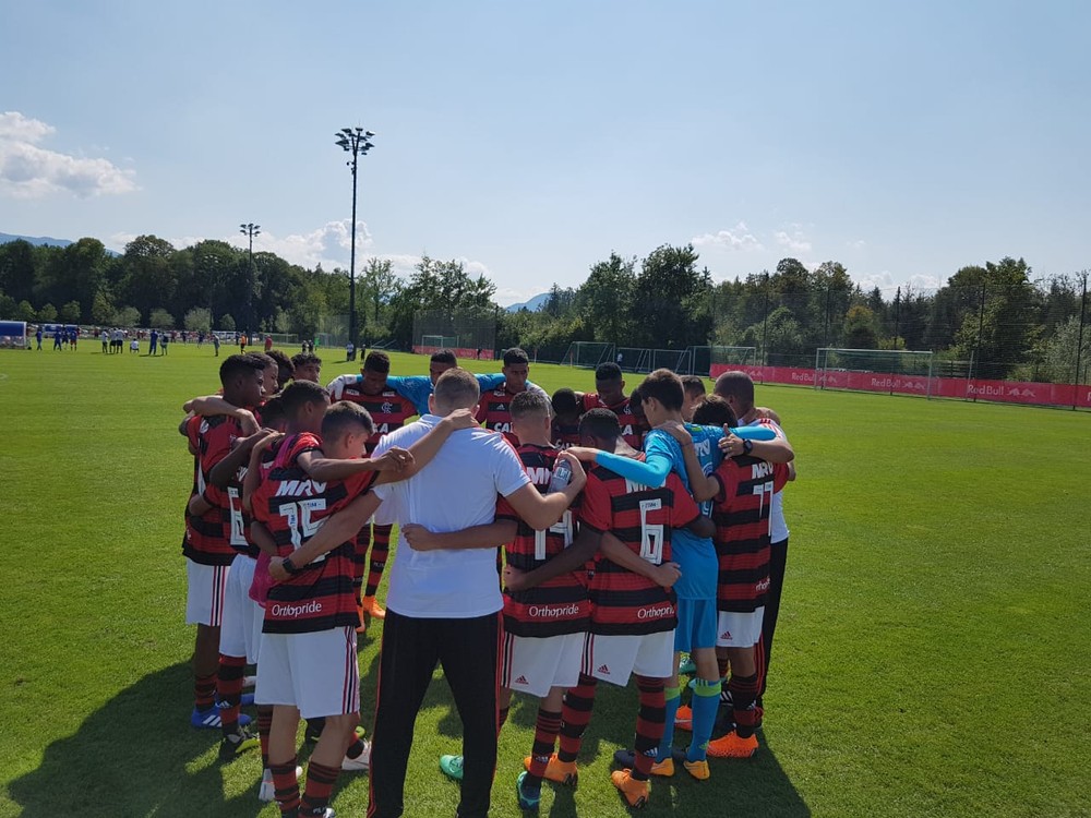 Fla vence duas e enfrenta o Bayern de Munique nas quartas de final do Mundial sub-15