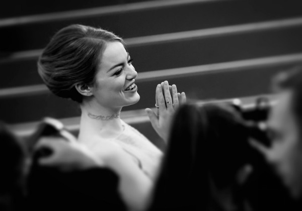 A atriz Emma Stone costuma ficar entre as mais bem vestidas dos tapetes vermelhos (Foto: Getty Images)