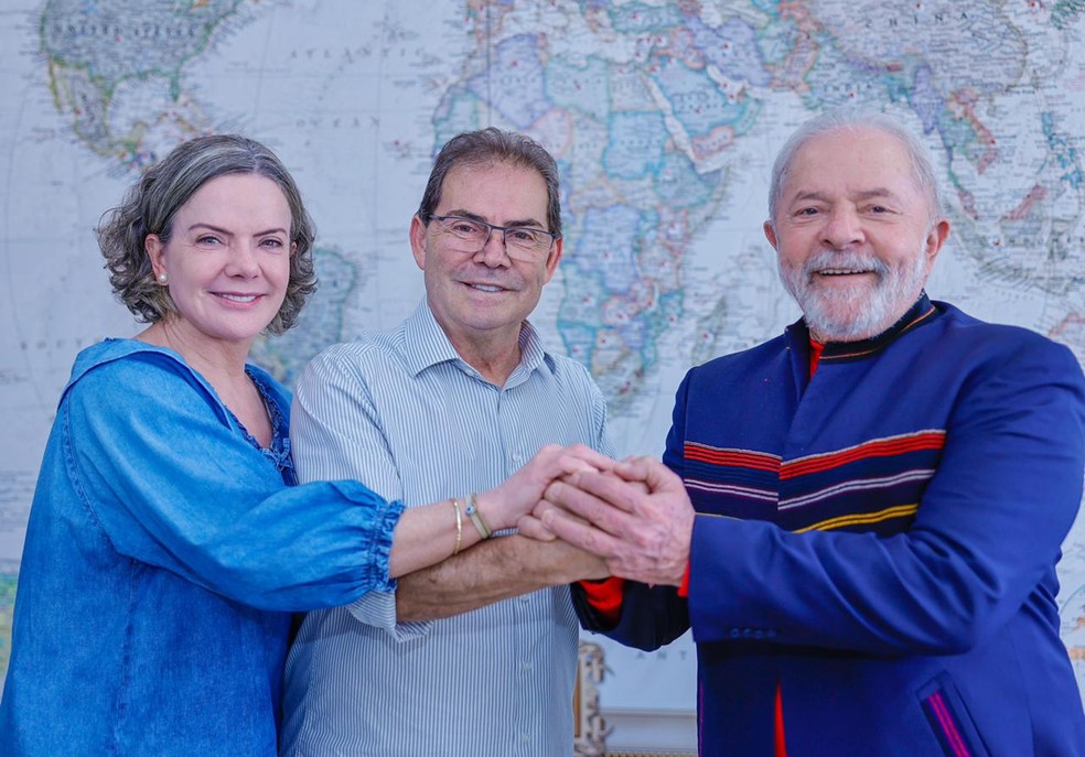 Gleisi Hoffmann, Paulinho da For&ccedil;a e Lula durante encontro em SP &mdash; Foto: Ricardo Stuckert