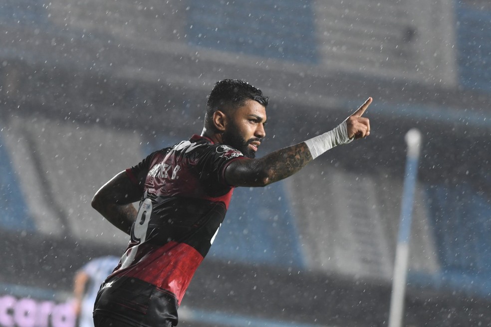 Gabigol marcou o gol do empate com o Racing na Argentina — Foto: Staff images /CONMEBOL