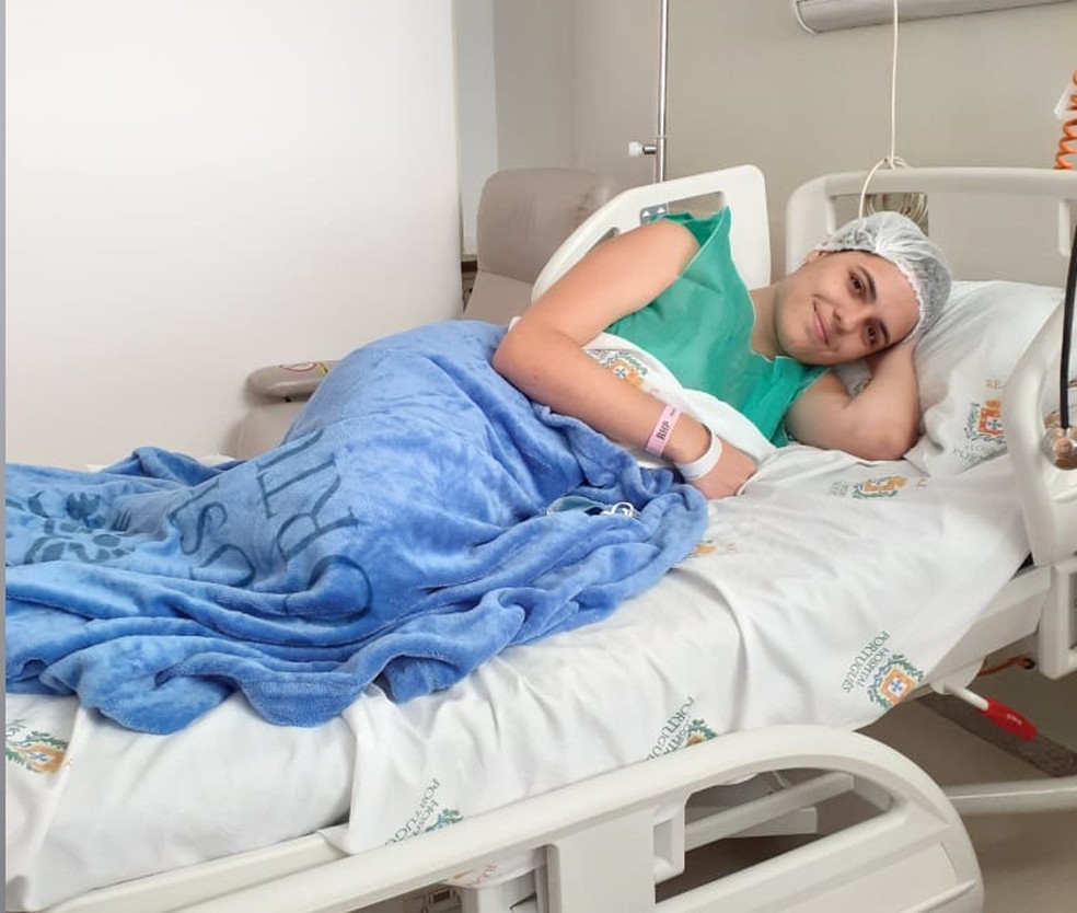 Giovanna foi internada em um hospital de Recife para doar medula  — Foto: Giovanna Venarusso Crosara/Arquivo pessoal