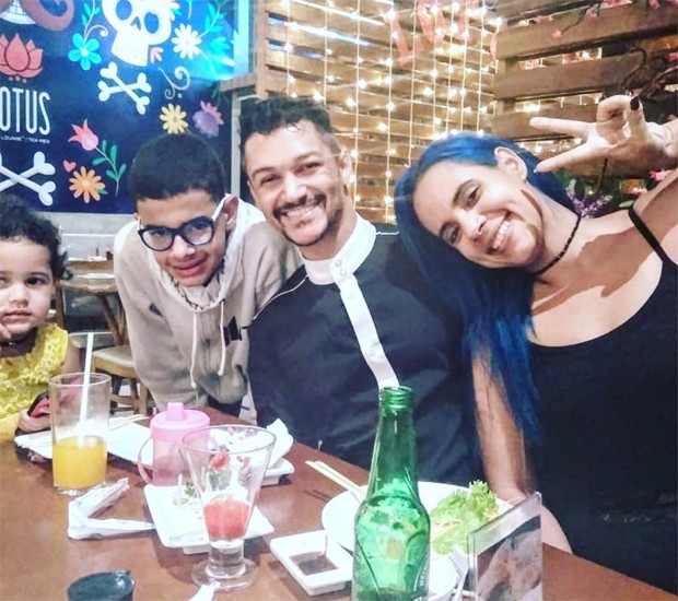 Fabiano Miranda com a mulher, Danny, e os filhos do casal, Laura e Kaio (Foto: Reprodução/Instagram)
