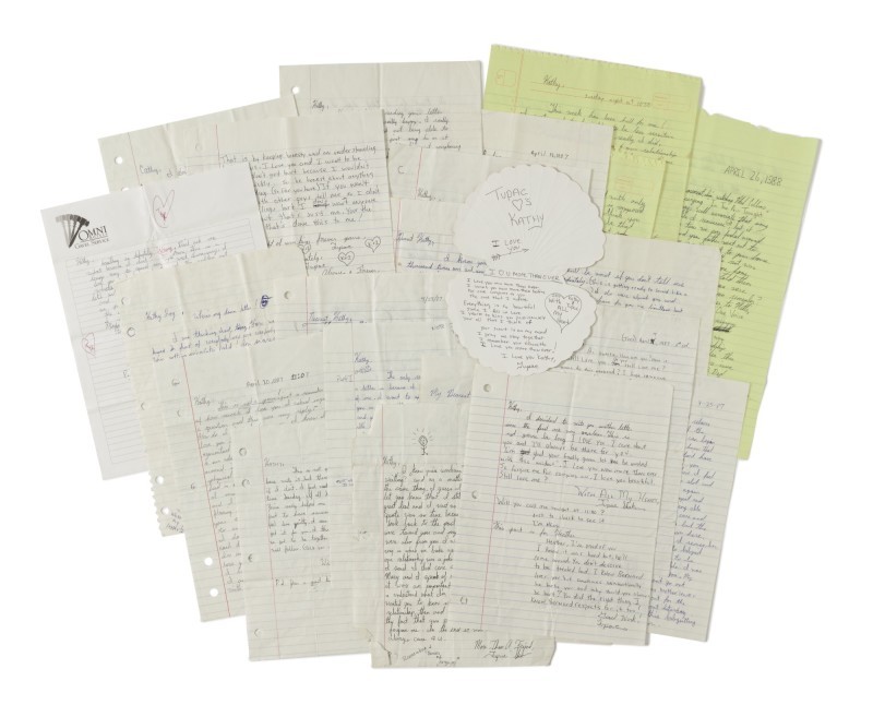Série de cartas de amor escritas por um adolescente Tupac Shakur para a namorada de colégio, Kathy Loy, entre 1987 e 1988 foram arrematadas por US$ 75.600 (Foto: Divulgação)
