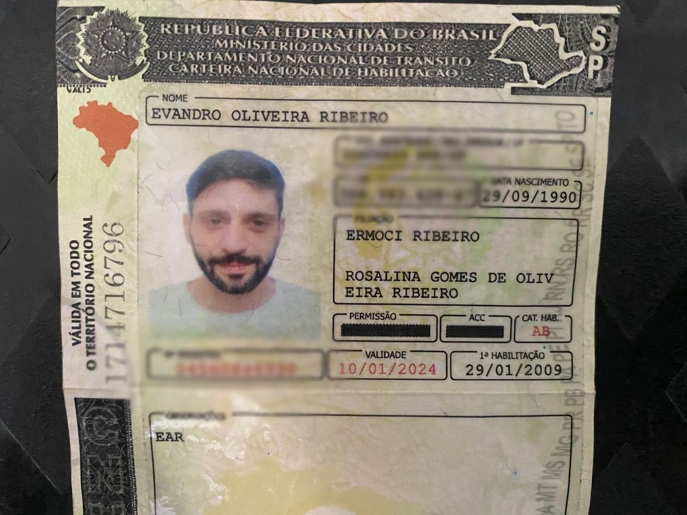 Documento apresentado por Luccas com o nome de Evandro — Foto: Divulgação 