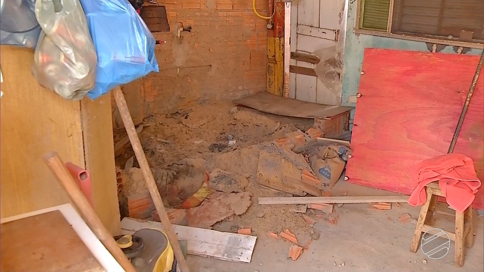 Casal foi encontrado enterrado na varanda de casa em Corumbá (MS) (Foto: Reprodução/TV Morena)