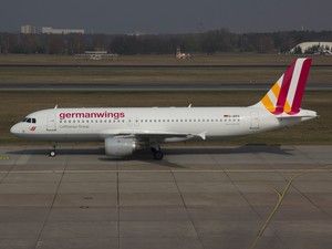 Airbus A320, da companhia alemã Germanwings, no aeroporto de Berlim, na Alemanha, em março de 2014 (Foto: Jan Seba/Reuters/Arquivo)