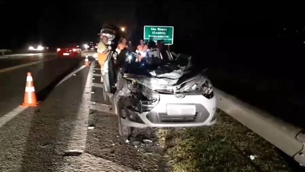 Motoristas dos dois veículos morreram no local após batida em São Roque — Foto: São Roque Notícias/Divulgação