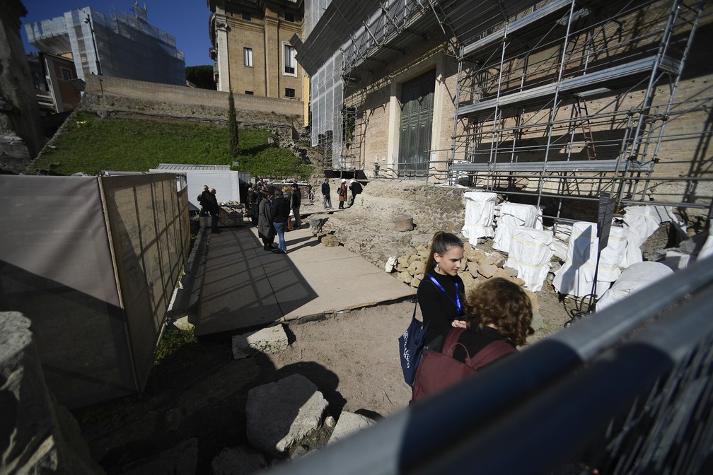 Arqueólogos dizem ter encontrado tumba antiga que pertenceu ao fundador de Roma, Rômulo — Foto: Filippo Monteforte/AFP