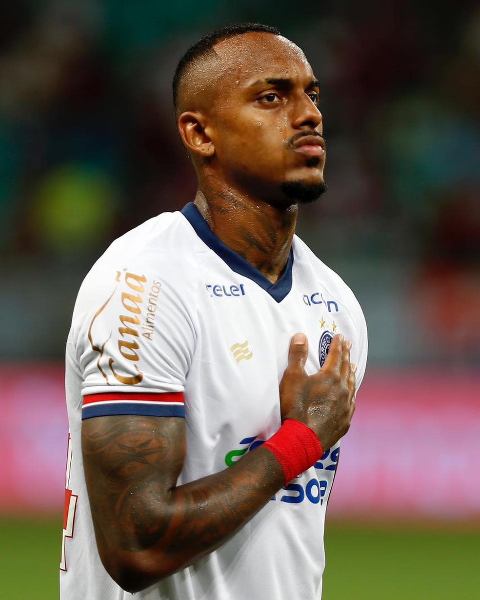 Raul Gustavo vai operar joelho e voltará do Bahia ao Corinthians para recuperação