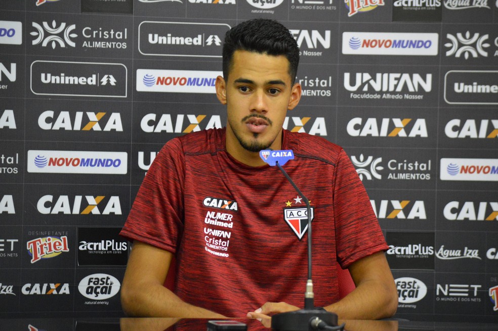Oliveira vê Atlético-GO mais equilibrado, mas ainda acha ...