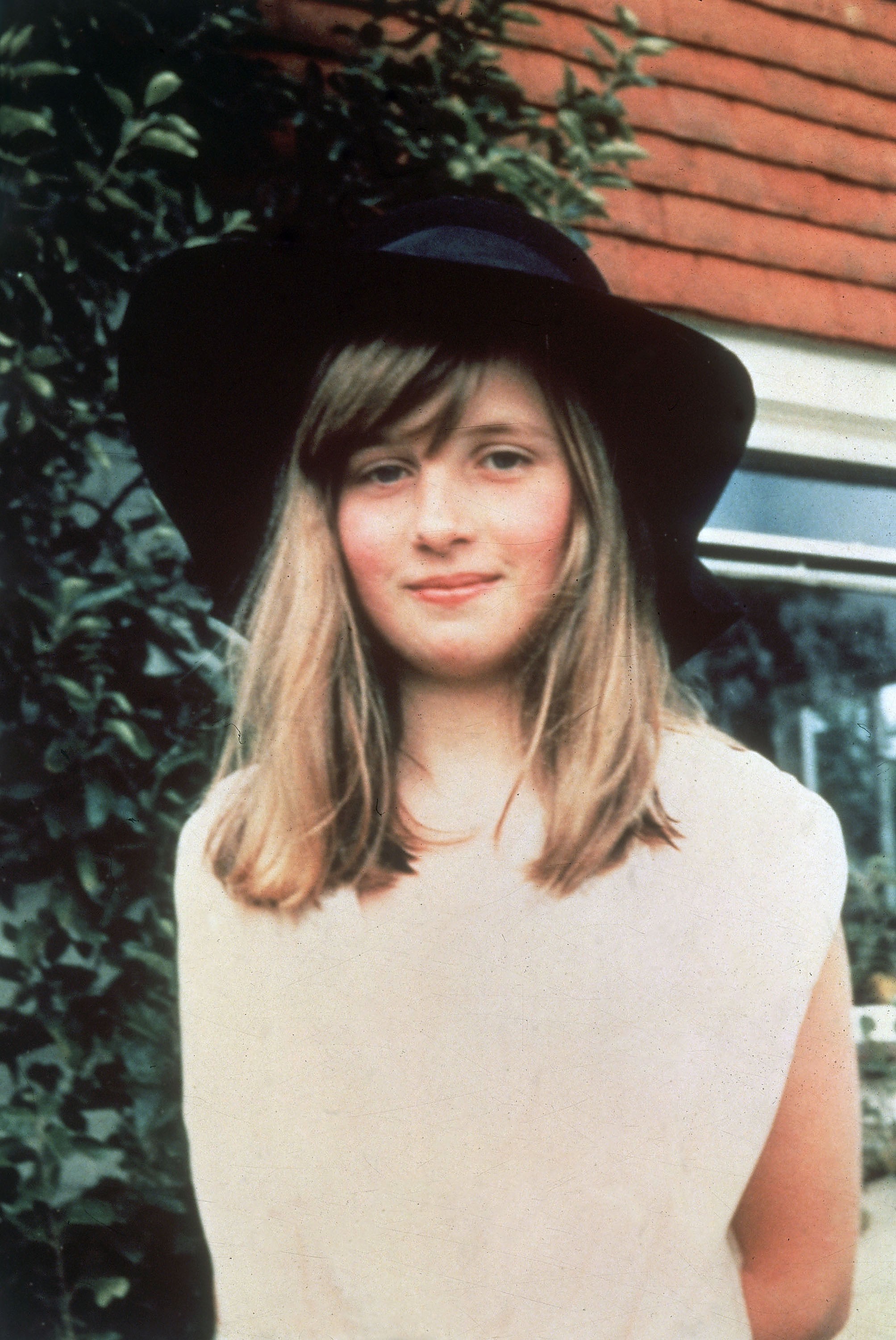 Lady Diana Spencer (1961-1997), the future Princess of Wales during a summer holiday in 1971 in Itchenor, West Sussex in Britain.  (Photo by Hulton Archive/Getty Images)  (Foto: Getty Images)