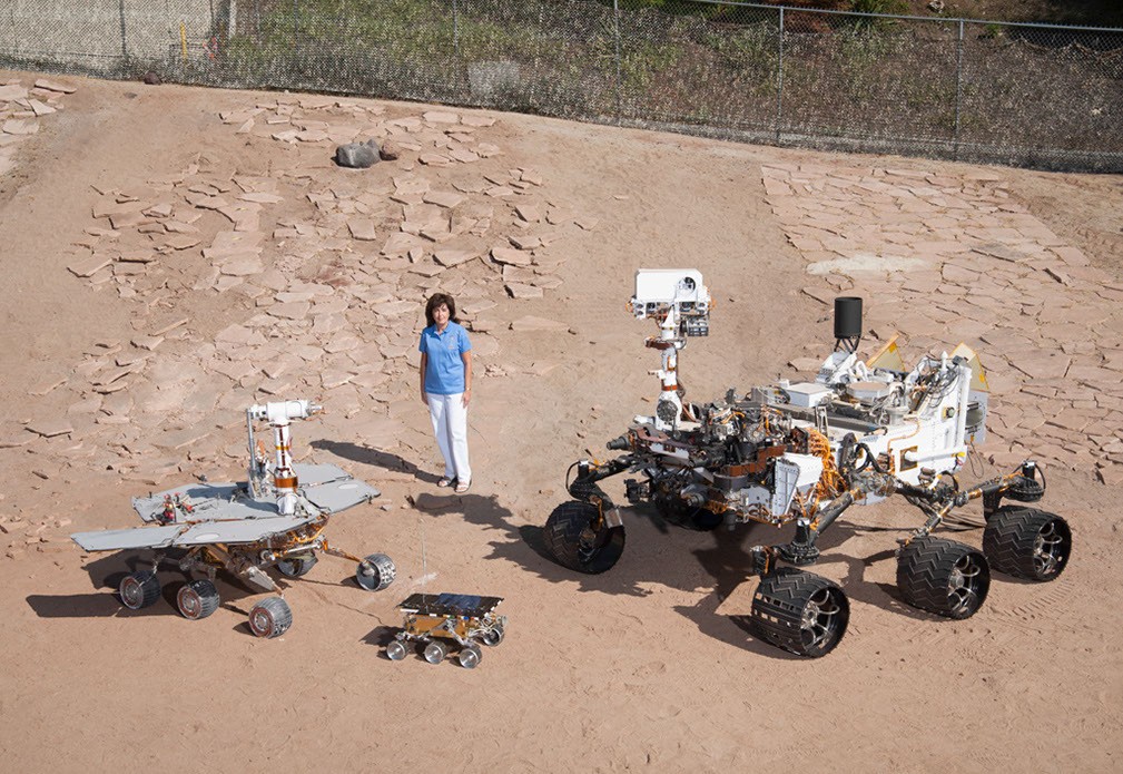 Ao longo de seus quase 33 anos no JPL, a carioca participou do preparo de todas as missões da Nasa já enviadas a Marte (Foto: Arquivo pessoal)