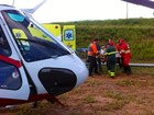 Capotamento deixa três pessoas feridas na Carvalho Pinto em São José