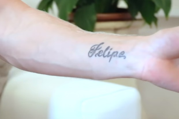Juju Salimeni remove tatuagem com nome de Felipe Franco (Foto: Reprodução/Instagram)