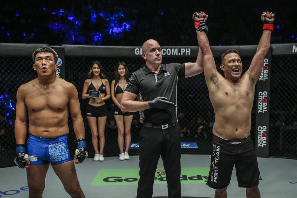 Aos 51 Anos E Sem Lutar Ha Oito Renzo Gracie Volta Ao Mma Com Finalizacao No One Combate Sportv