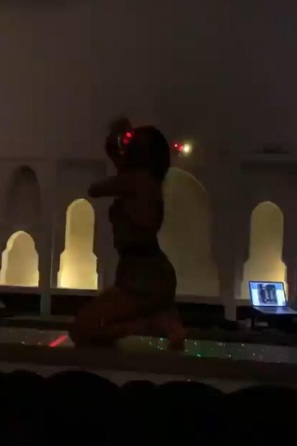 Anitta dança ao som de Britney Spears em Ibiza (Foto: Reprodução/Instagram)