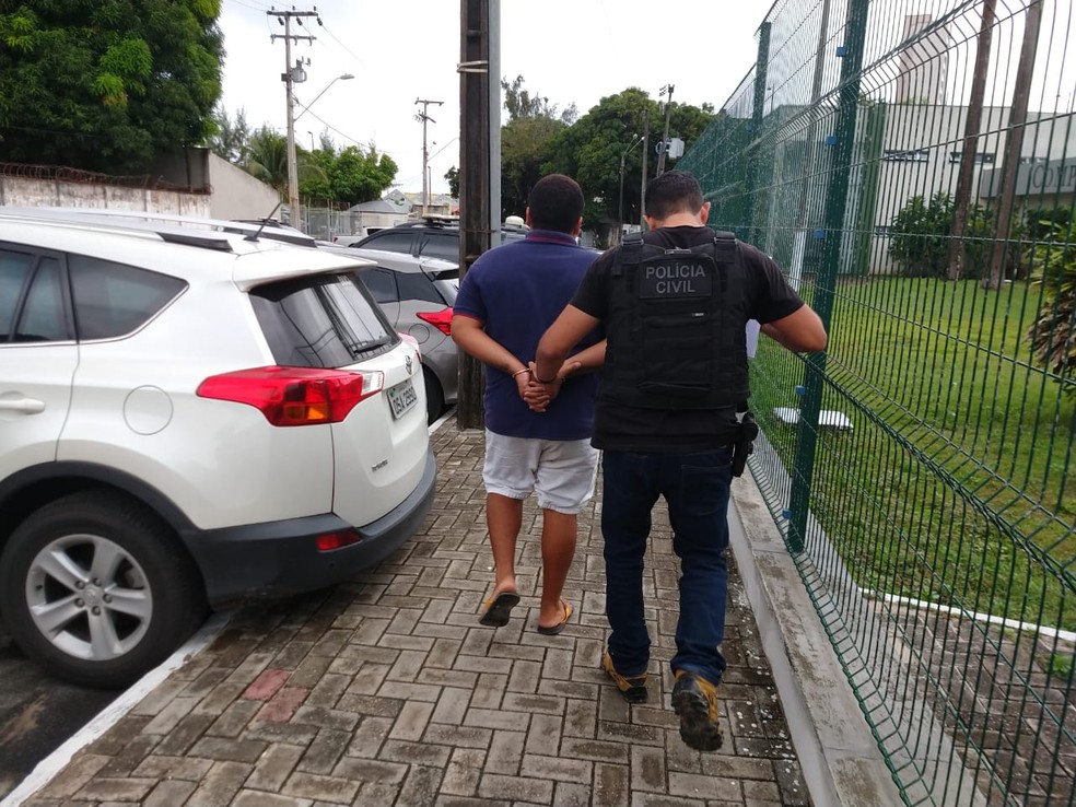 Suspeitos de participar de facção criminosa são presos durante operação no Ceará — Foto: Isaac Macedo