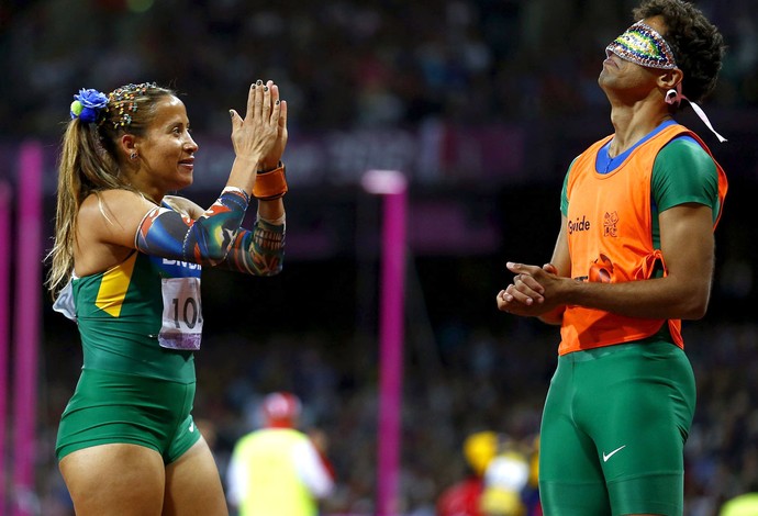 Terezinha Guilhermina e Guilherme Soares 100m paralimpíadas (Foto: EFE)