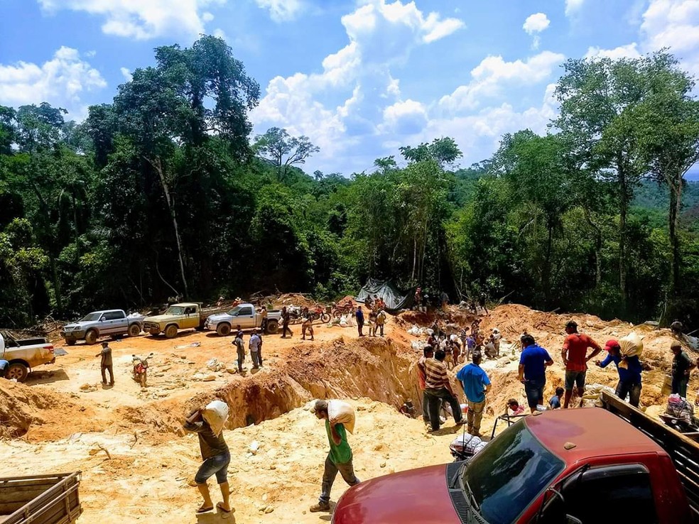 Local foi invadido por centenas de pessoas — Foto: Divulgação