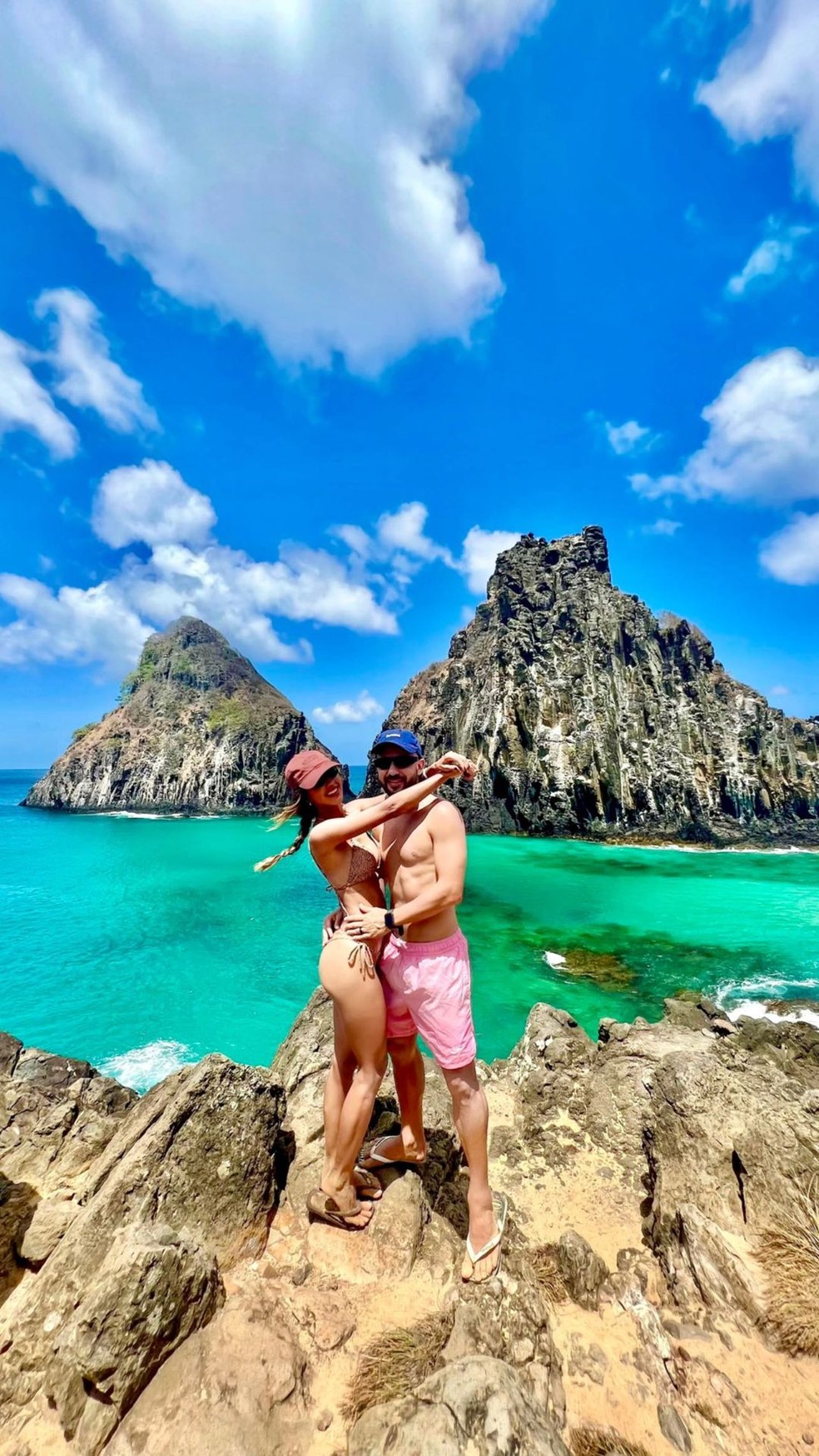 Marilia Nery e Everton Ribeiro curtem frias em Fernando de Noronha  Foto: Divulgao Instagram