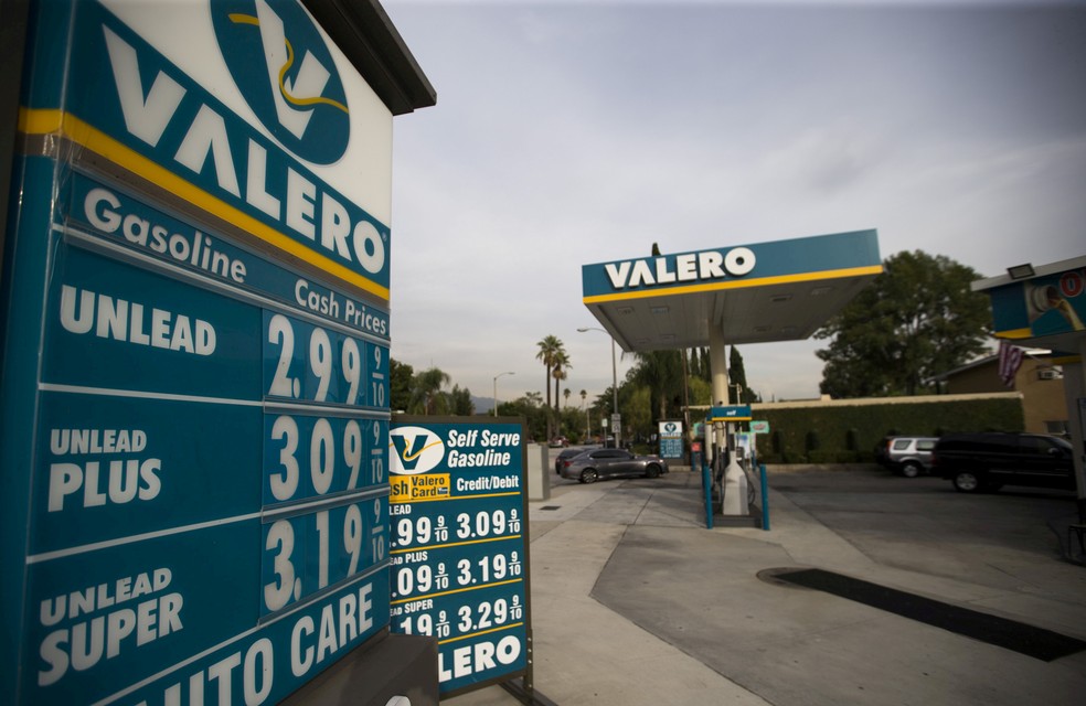 Posto de gasolina na CalifÃ³rnia, em imagem de arquivo (Foto: Reuters/Mario Anzuoni)